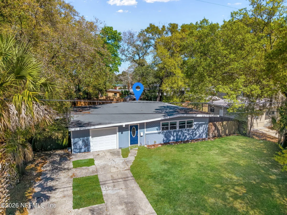 Photo of 7541 MAYAPPLE Road
