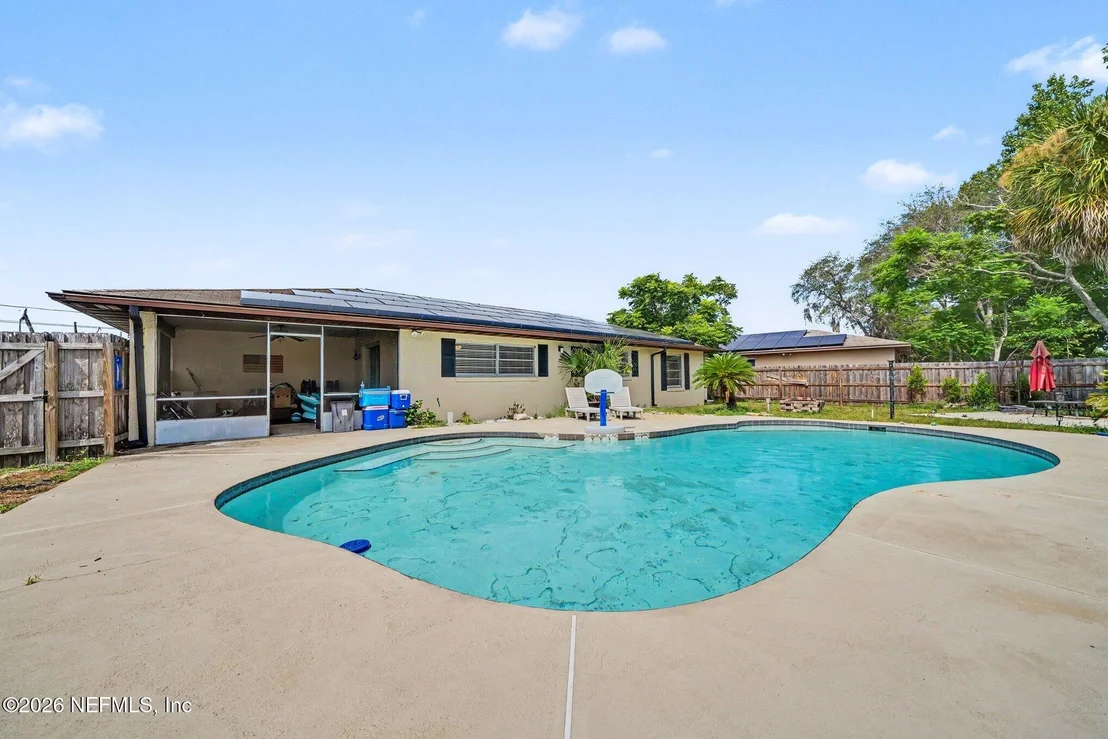 Photo of 1180 BALFOUR Drive
