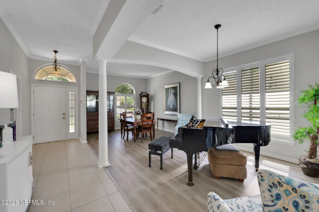 Photo of 1004 FLORA PARKE Drive