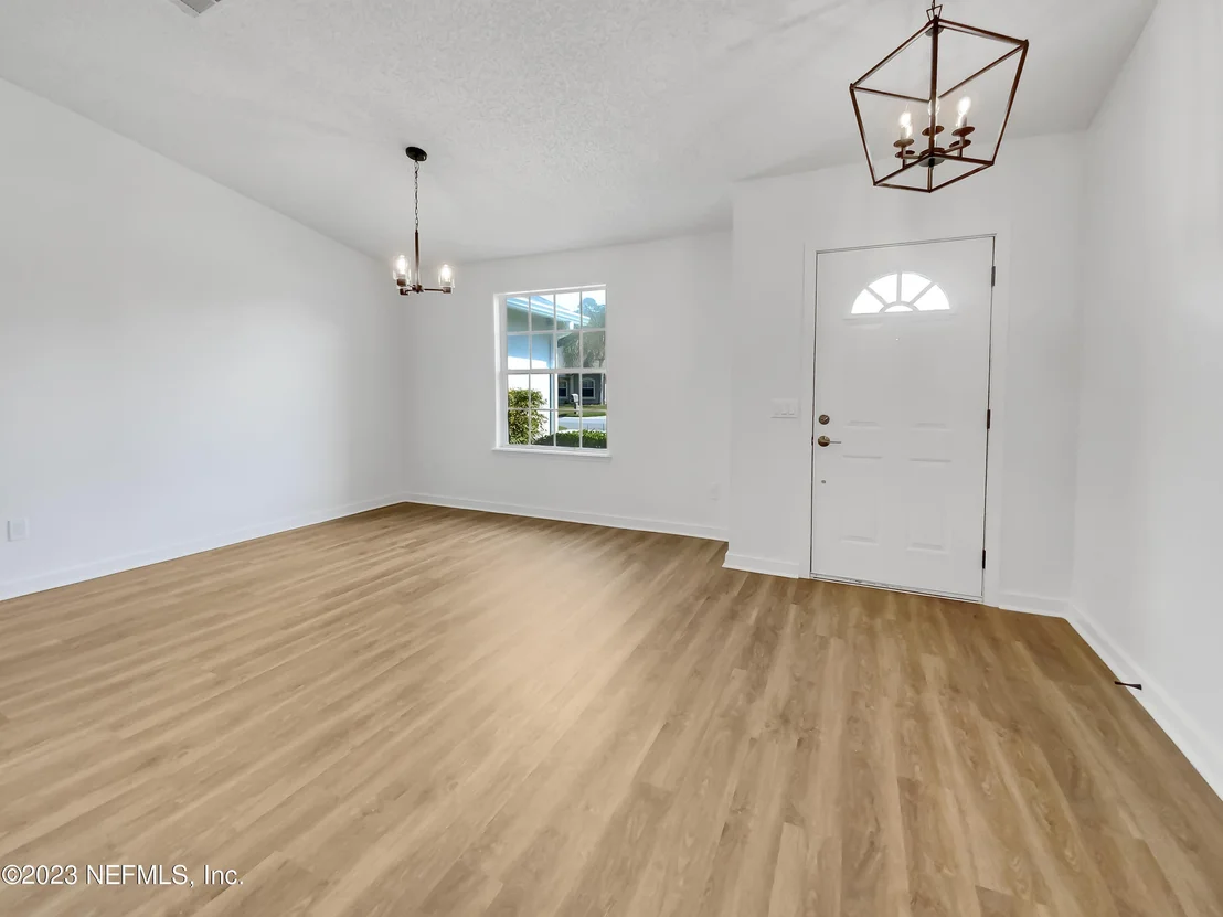 Photo of 141 JOHNS GLEN Drive