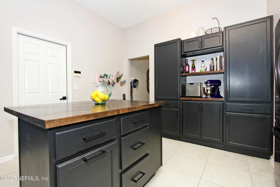 Photo of 14603 BERRINGER Lane