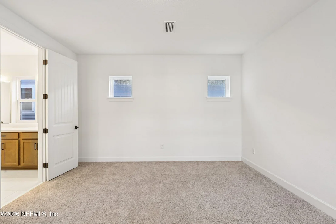 Photo of 17 JAMESTOWN Court