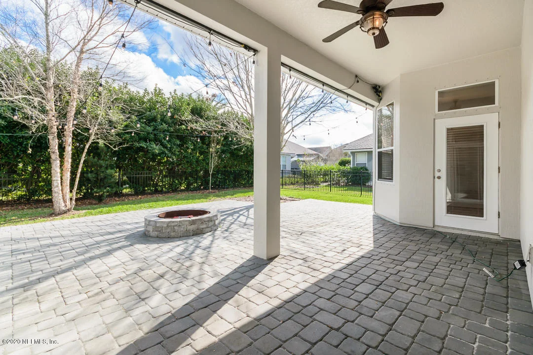 Photo of 228 HOLLAND Drive