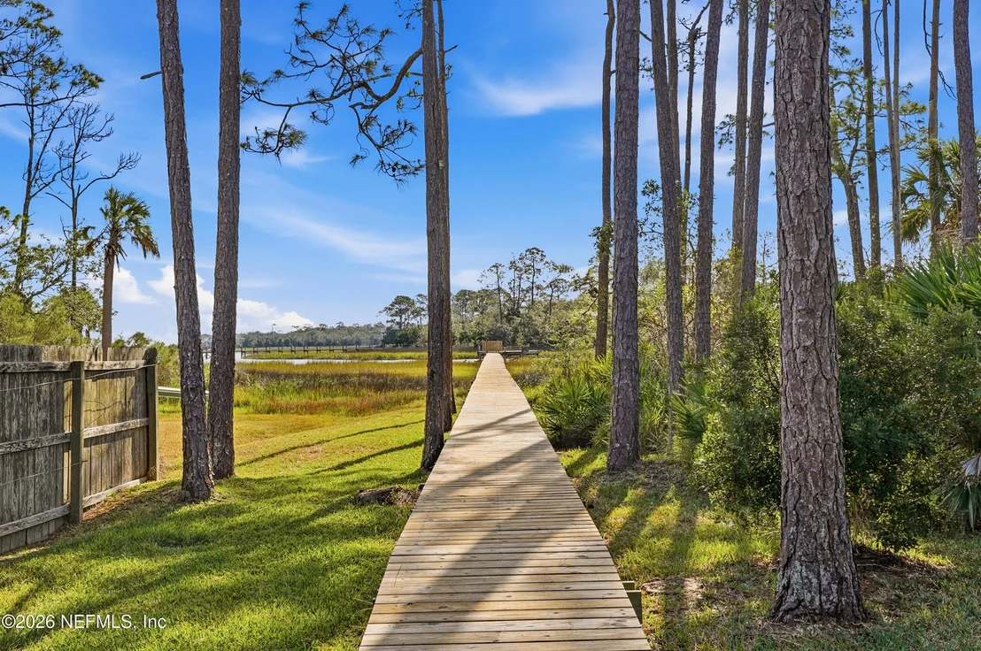 Photo of 305 ISLAND LANDING Drive