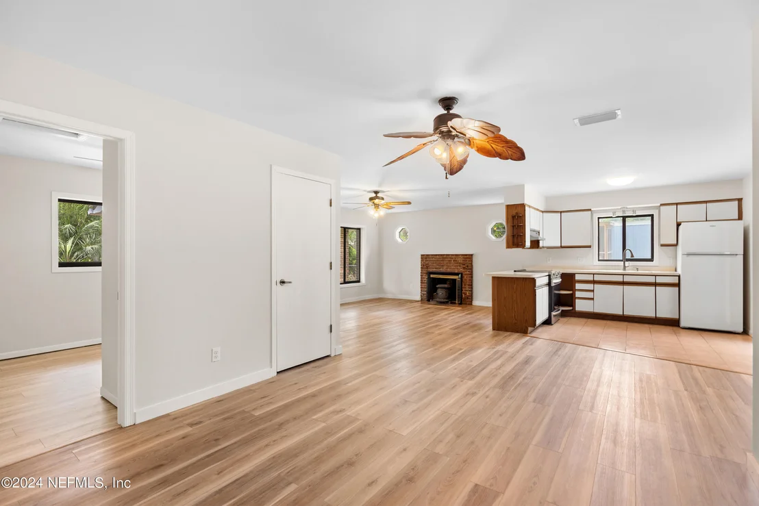 Photo of 4577 FIFTH Avenue