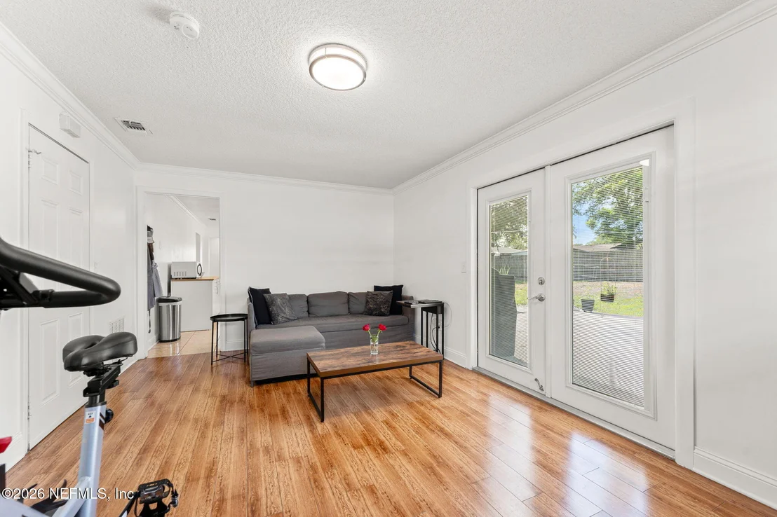 Photo of 1661 BARTLETT Avenue
