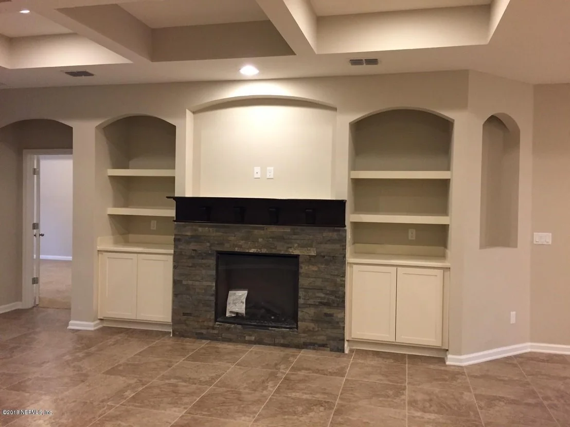 Photo of 275 HUTCHINSON Lane