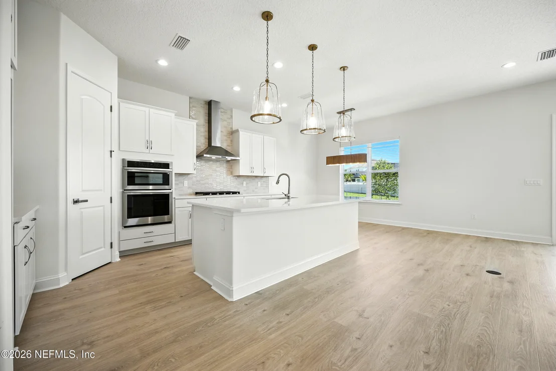 Photo of 820 OAKLAWN Court