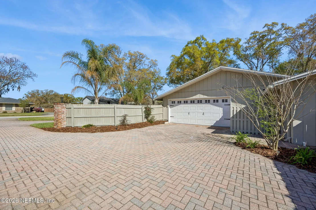 Photo of 7955 PINE LAKE Road