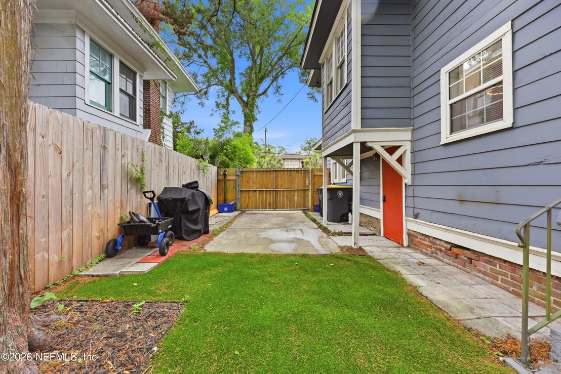Photo of 2667 POST Street