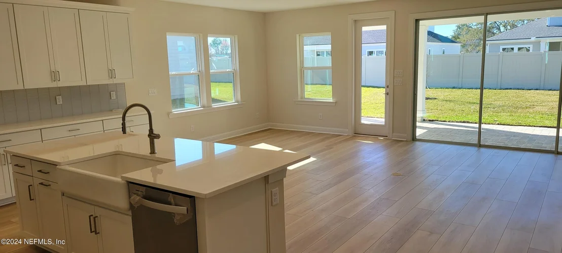 Photo of 435 HILLENDALE Circle