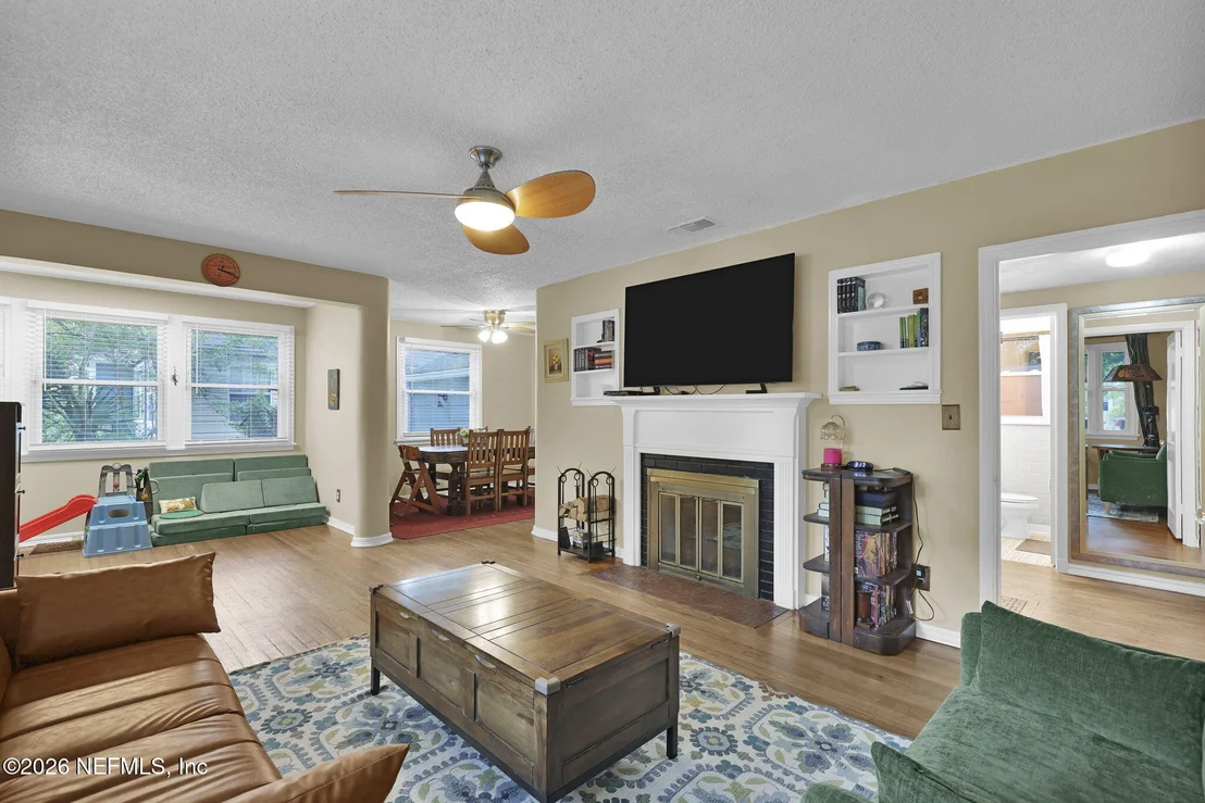 Photo of 1521 CHARON Road