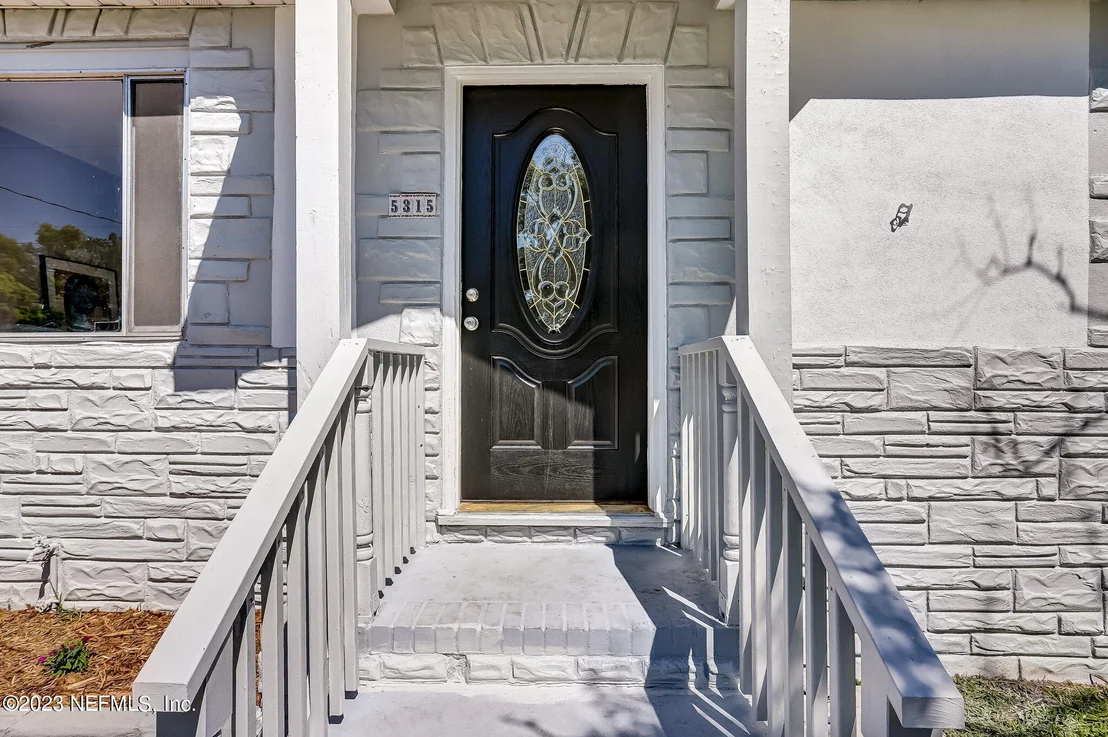 Photo of 5315 APPLETON Avenue