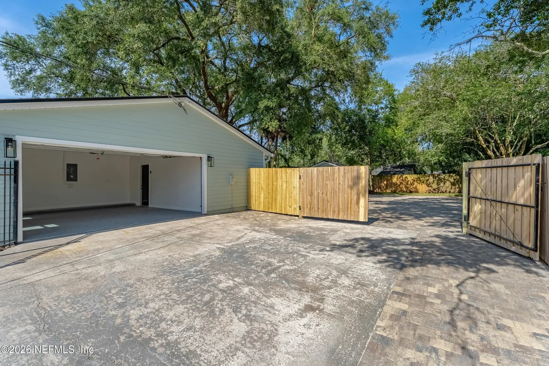 Photo of 12473 ATTRILL Road