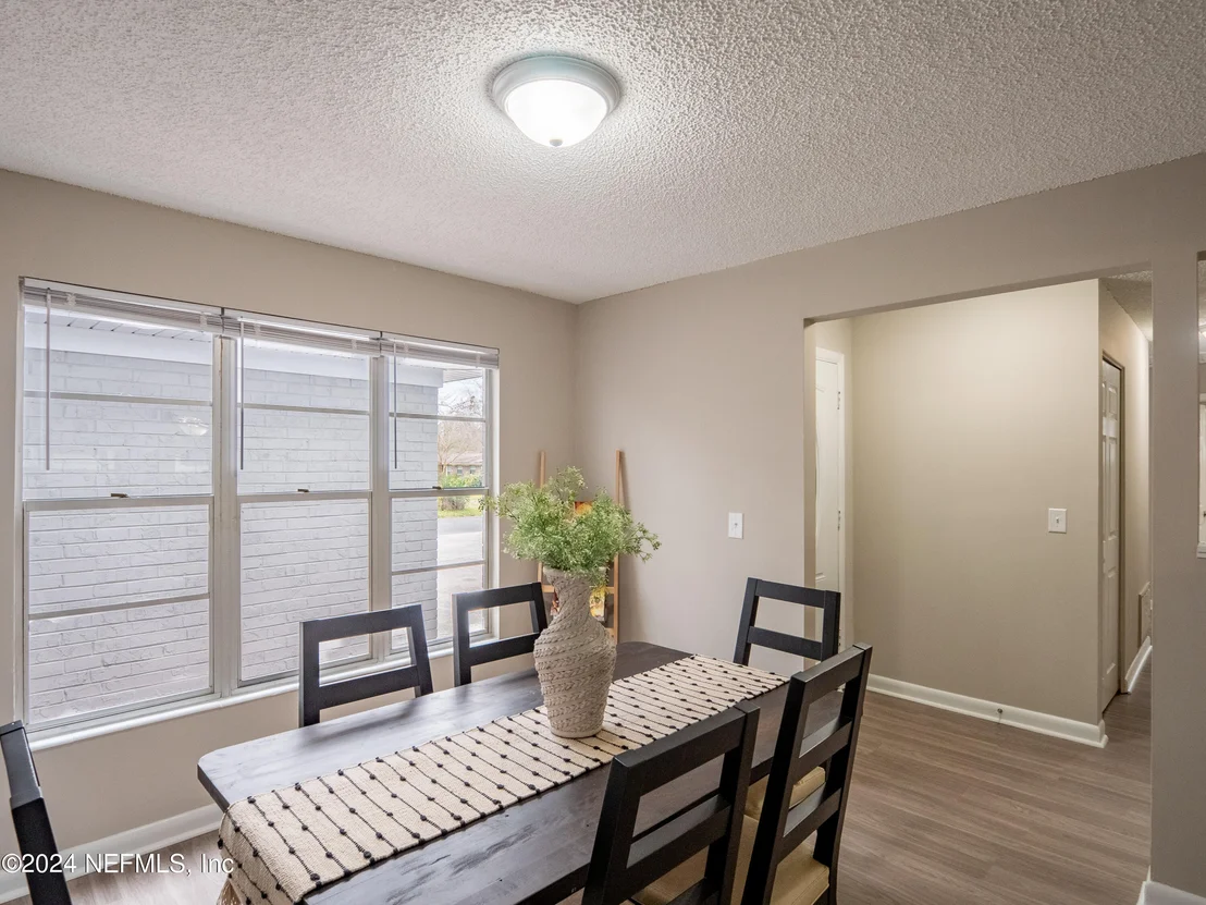 Photo of 8327 POINTER Drive N