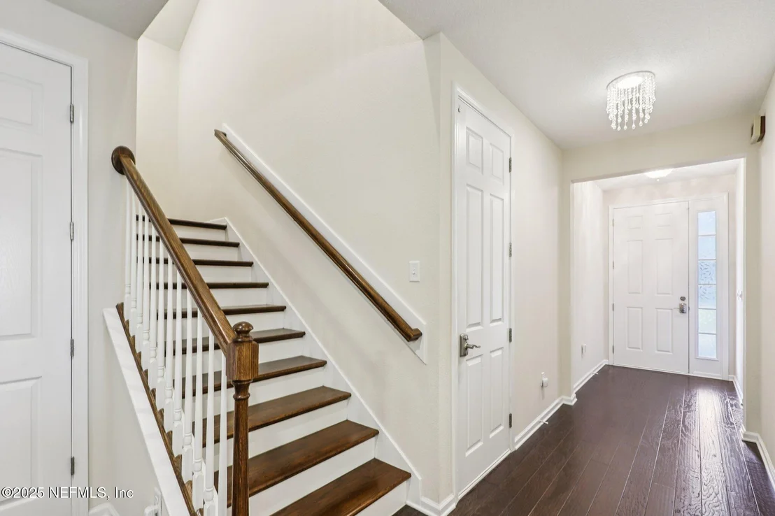Photo of 261 PALISADE Drive