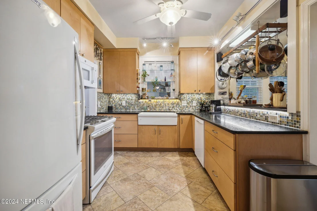 Photo of 3237 RANDALL Street