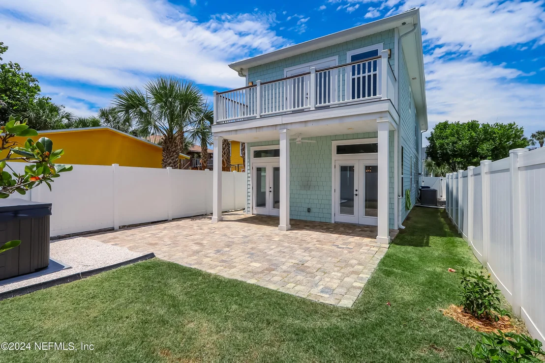 Photo of 199 OLEANDER Street