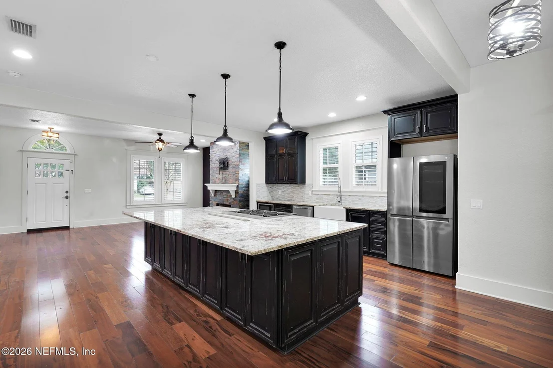 Photo of 2762 DOWNING Street