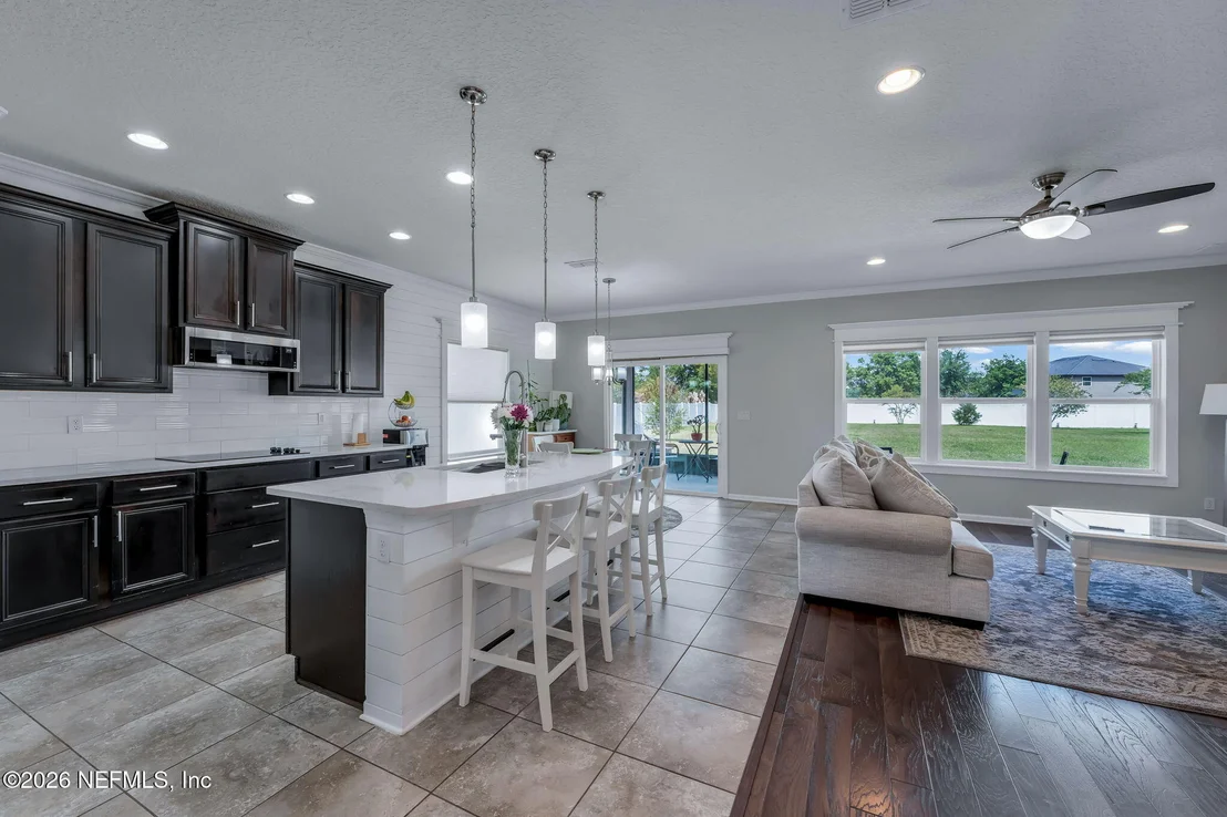 Photo of 180 E POSITANO Avenue