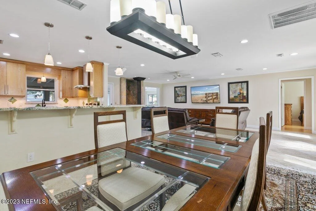 Photo of 241 OAK Drive S