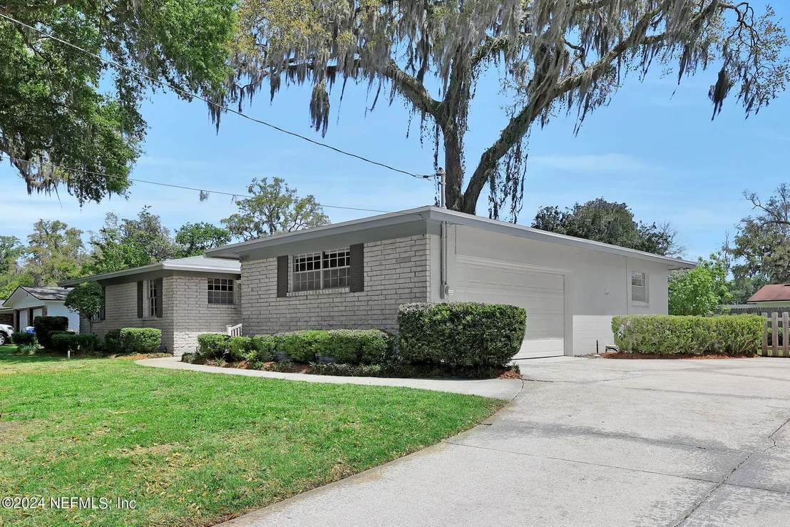 Photo of 2839 CEDARCREST Drive