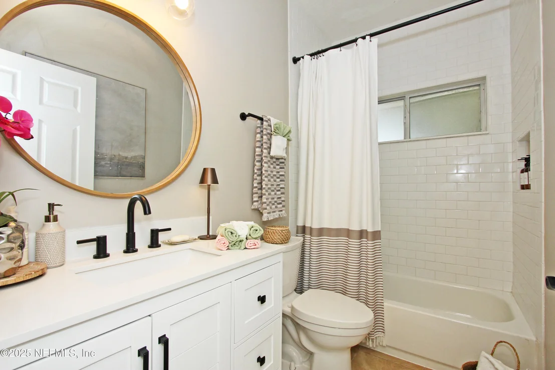 Photo of 1121 ANDREA Way