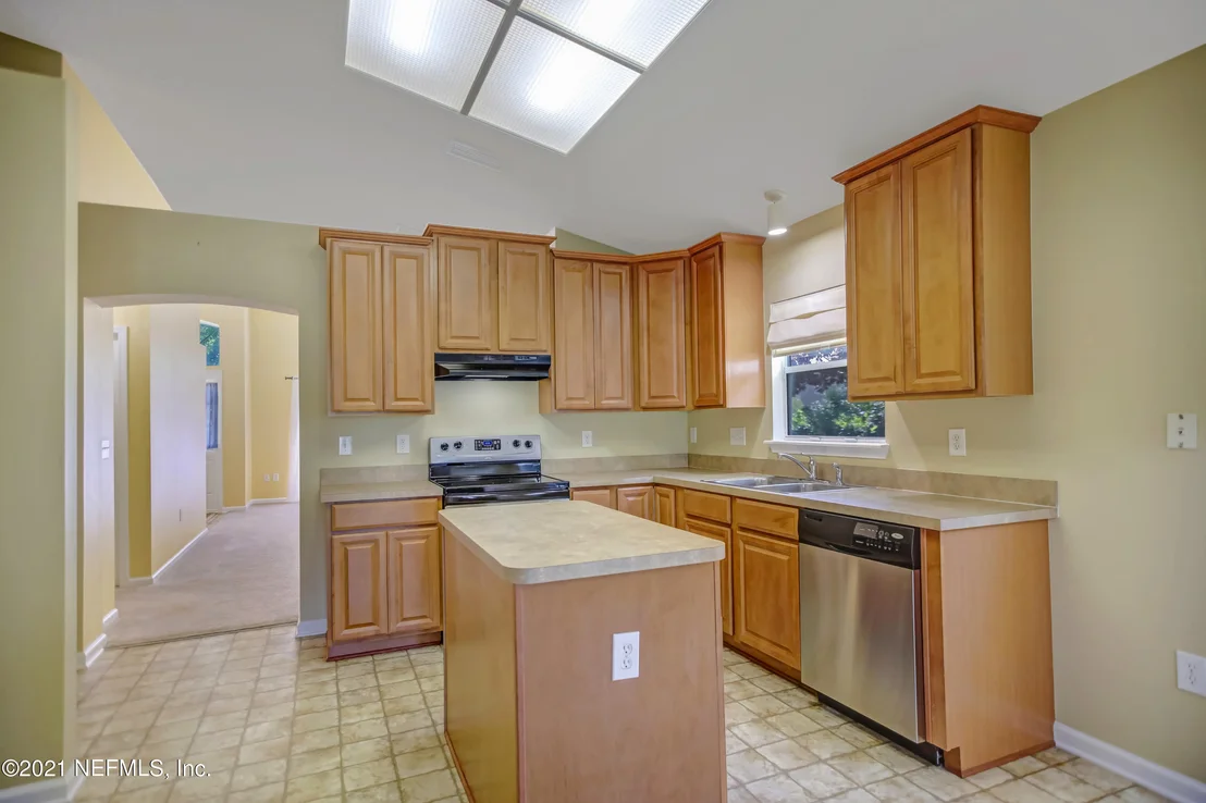 Photo of 159 SILVER GLEN Avenue