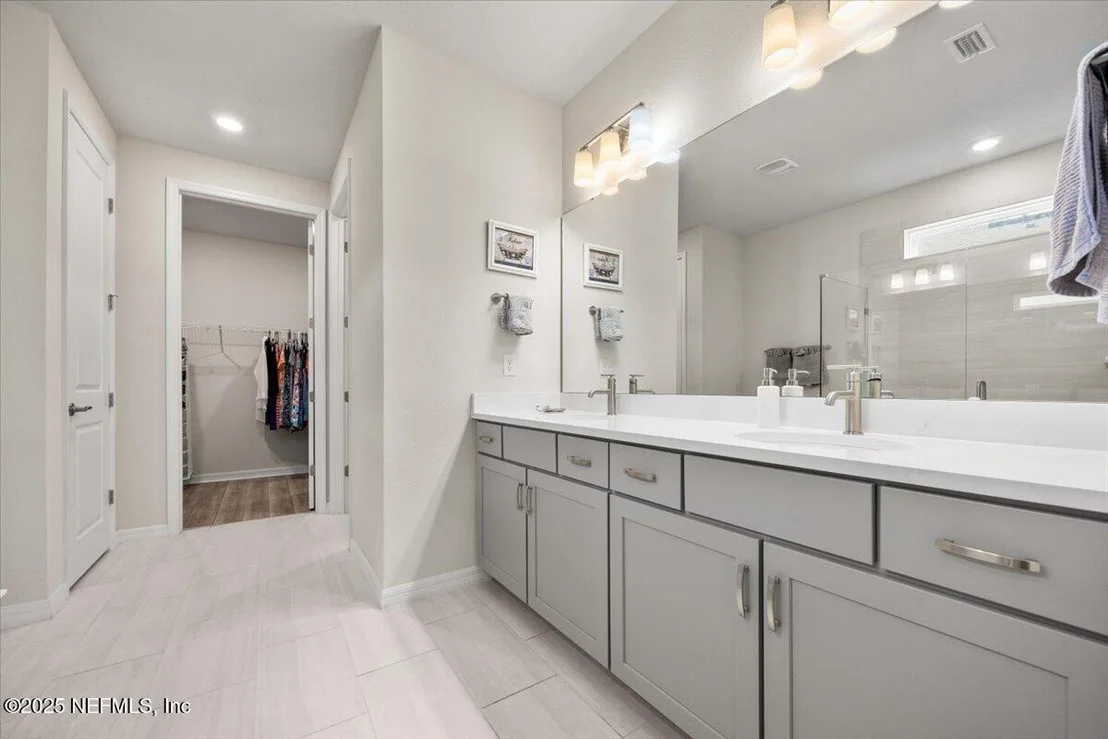 Photo of 10976 TOWN VIEW Drive