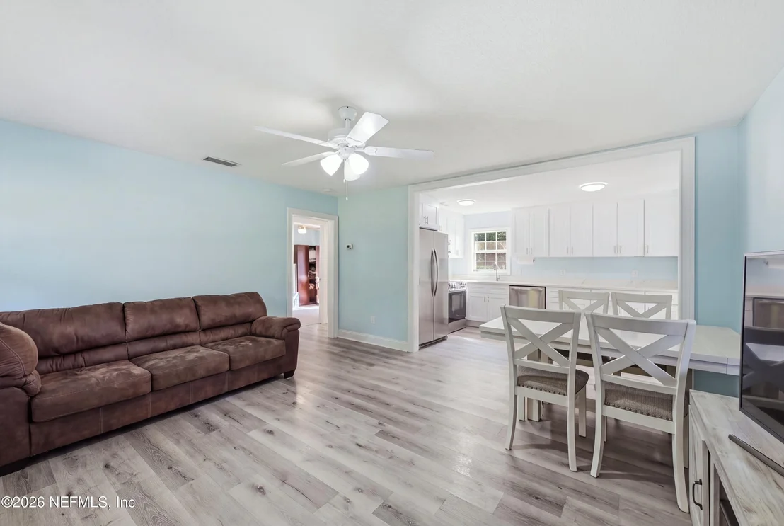 Photo of 1745 HILLTOP Boulevard