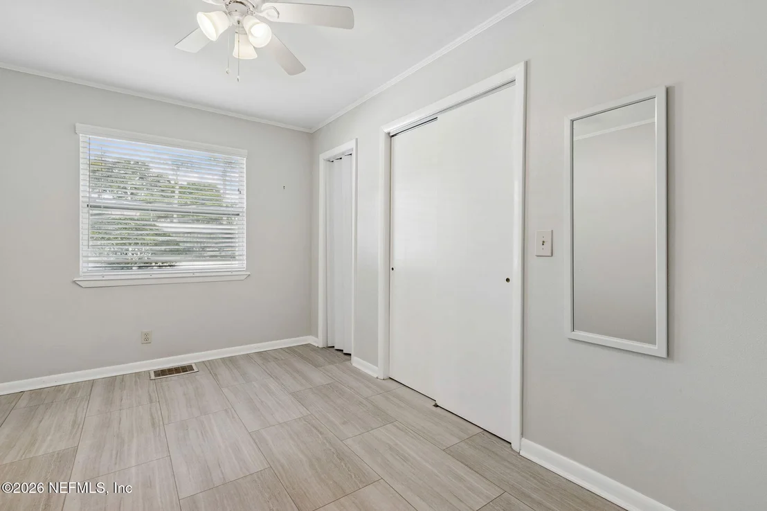 Photo of 915 OLD GROVE Manor