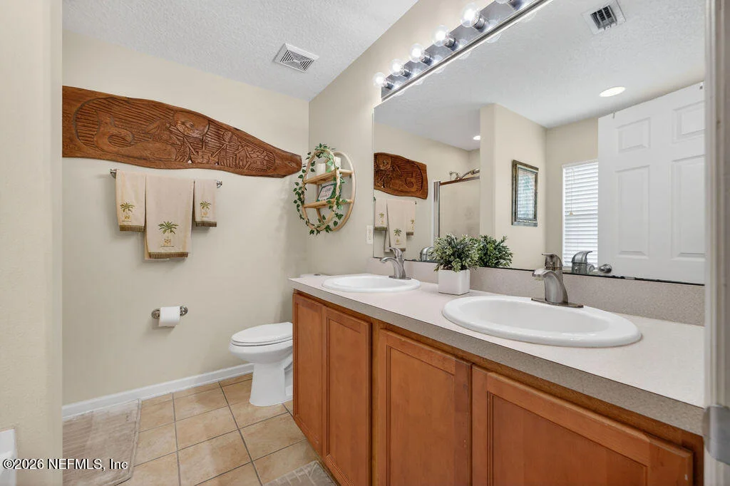 Photo of 504 KNOLLE Court