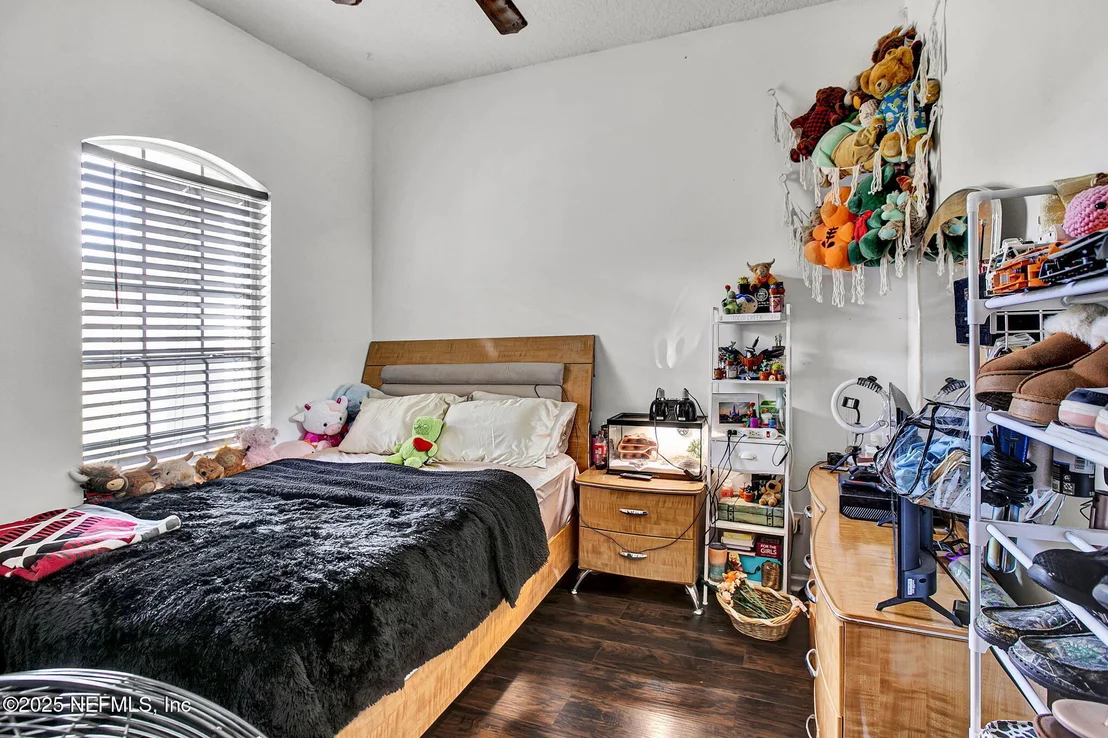 Photo of 1709 WINDOVER Place
