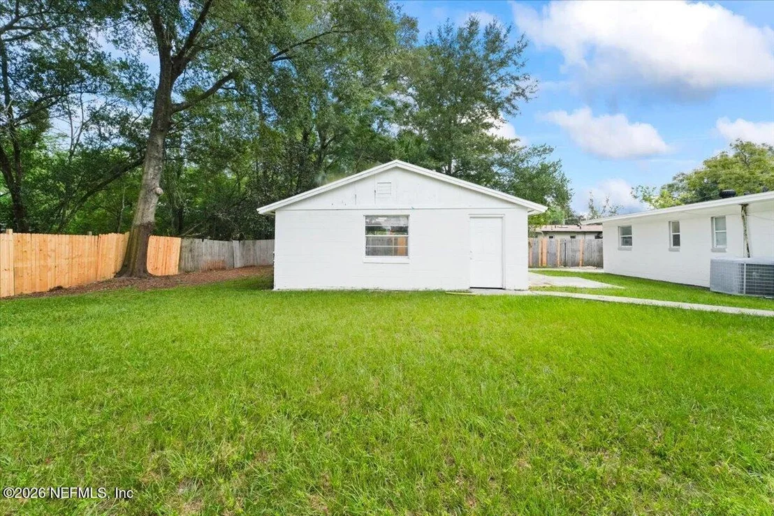 Photo of 215 EDSON Drive