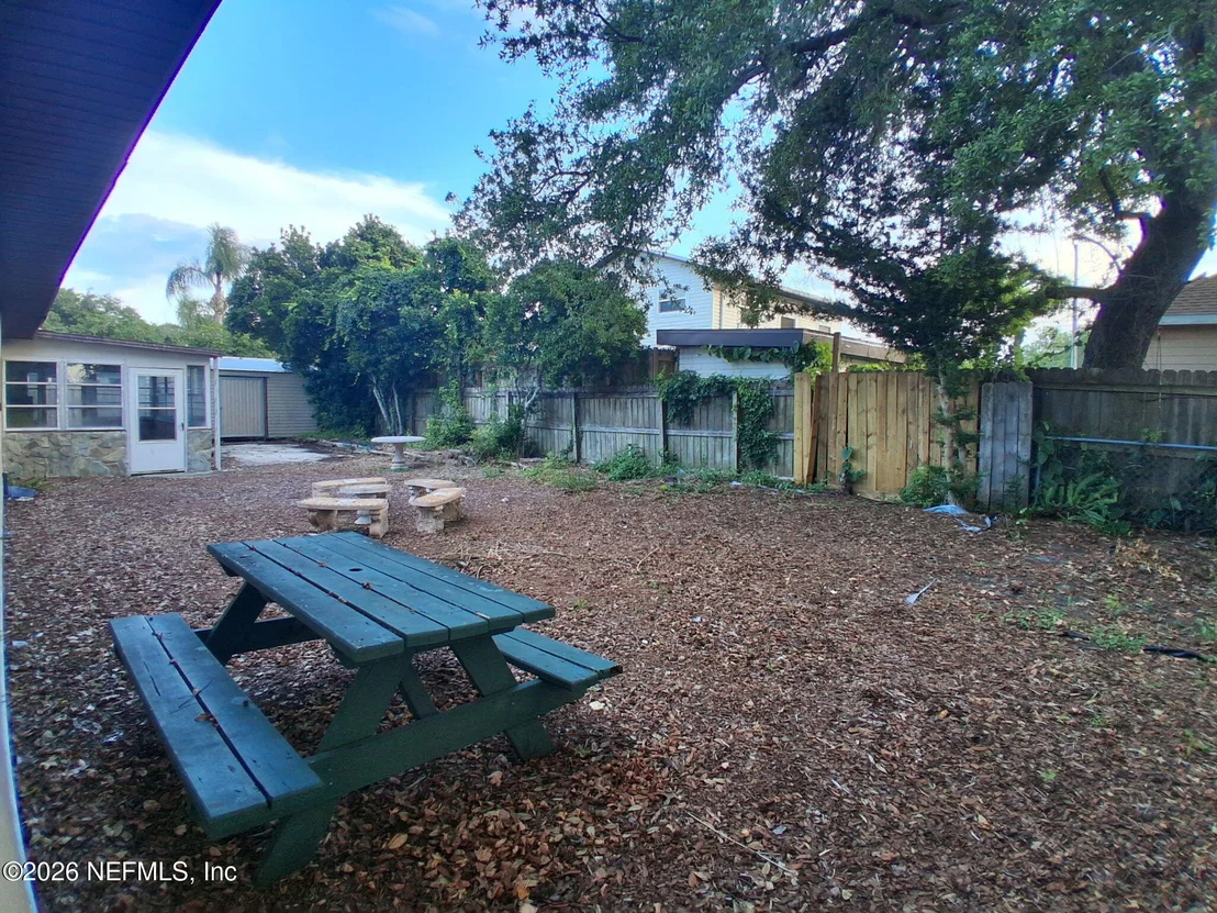 Photo of 320 LOBELIA Road