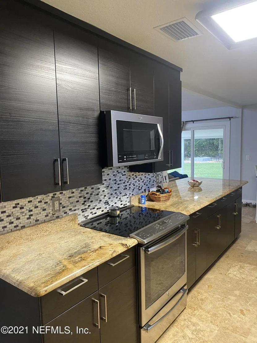 Photo of 205 BLAKELEY Court