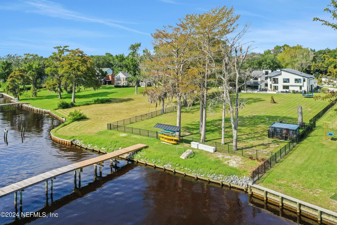 Photo of 3647 WESTOVER Road