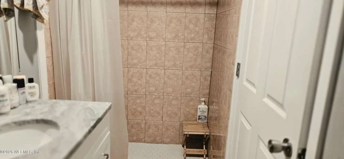Photo of 482 RAVENSWOOD Drive