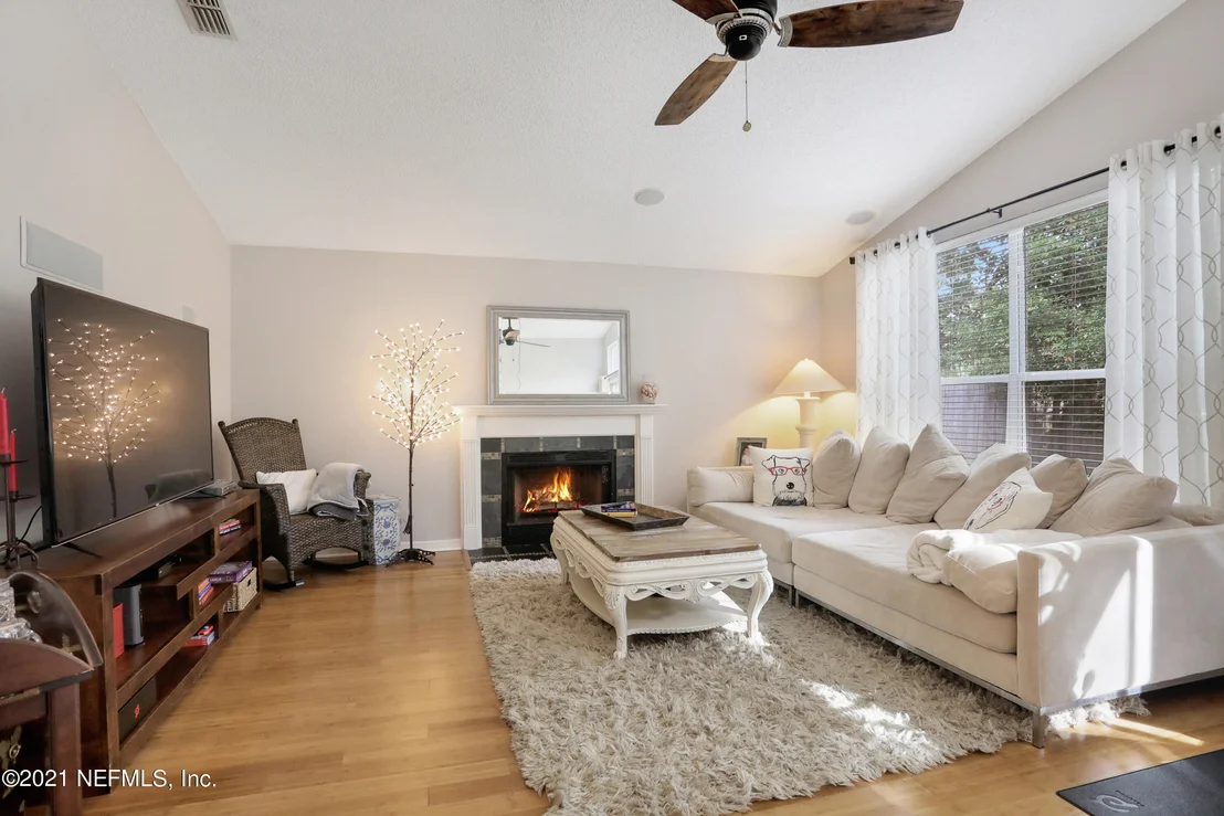 Photo of 321 JOHNS GLEN Drive