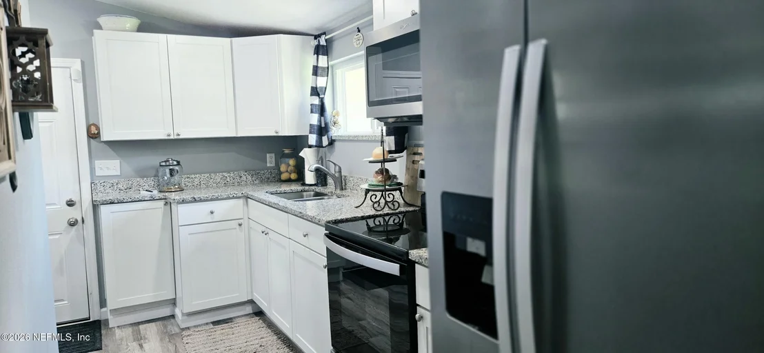 Photo of 482 RAVENSWOOD Drive