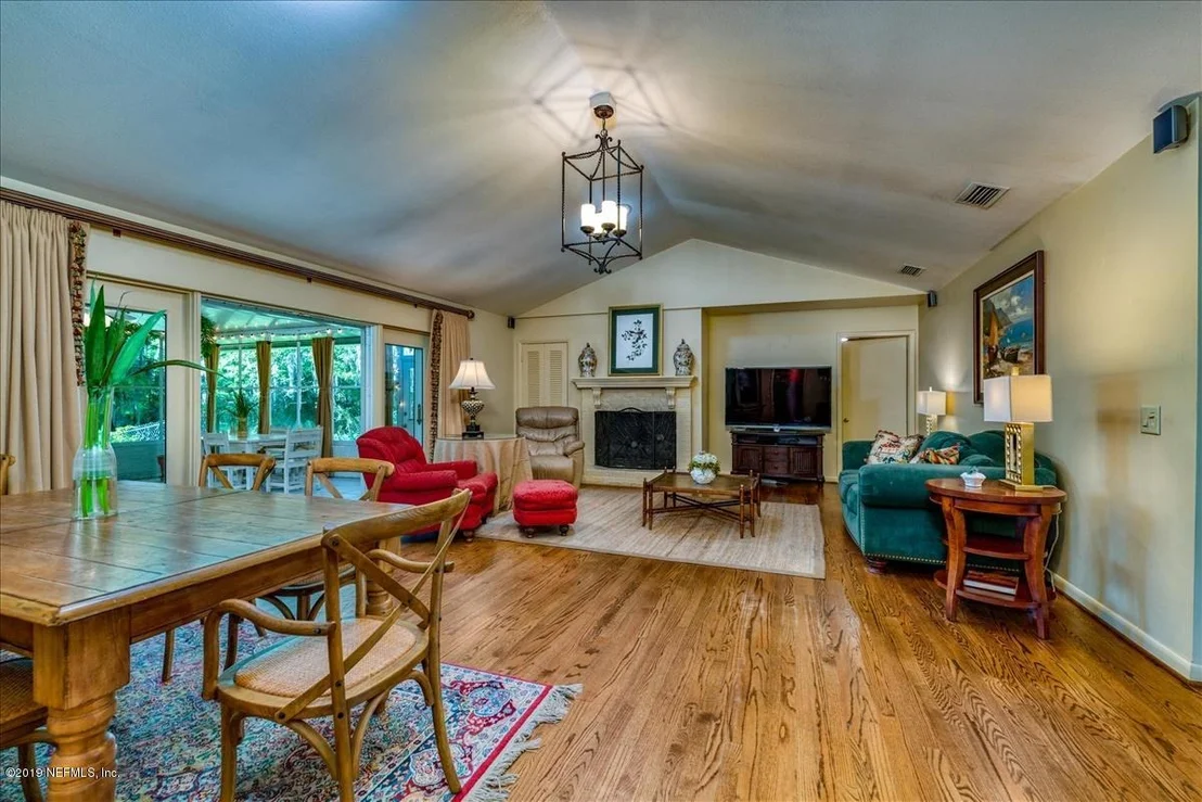 Photo of 2127 LA VACA Road