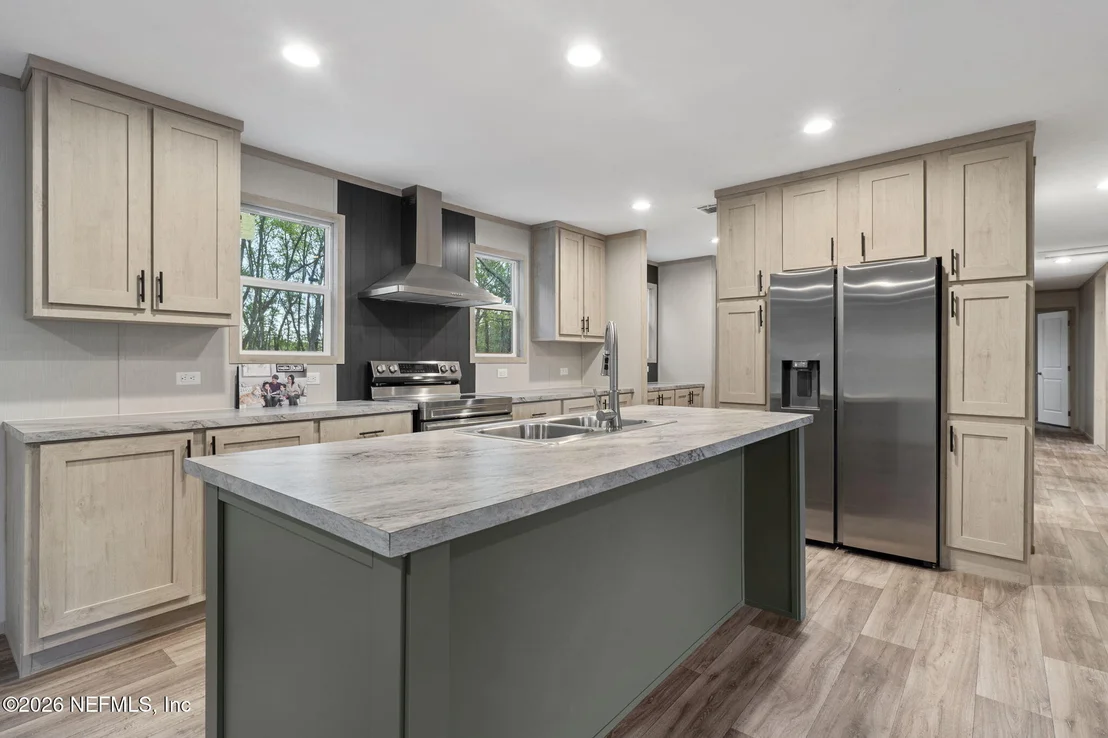 Photo of 6109 CENTER Circle