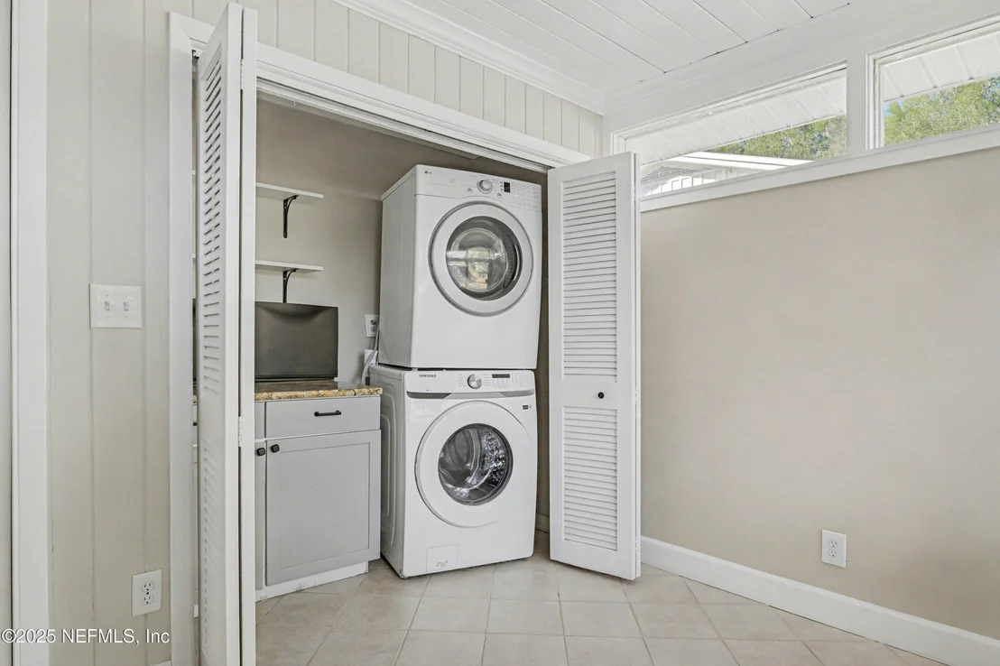 Photo of 2537 BUTTONWOOD Drive