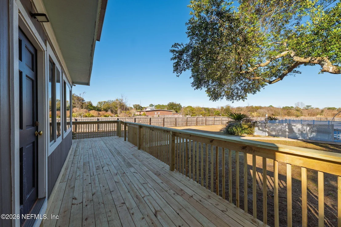 Photo of 1863 LIVE OAK Drive