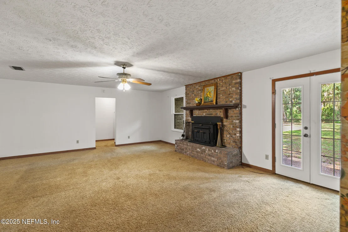 Photo of 1885 RIVER OAKS Drive