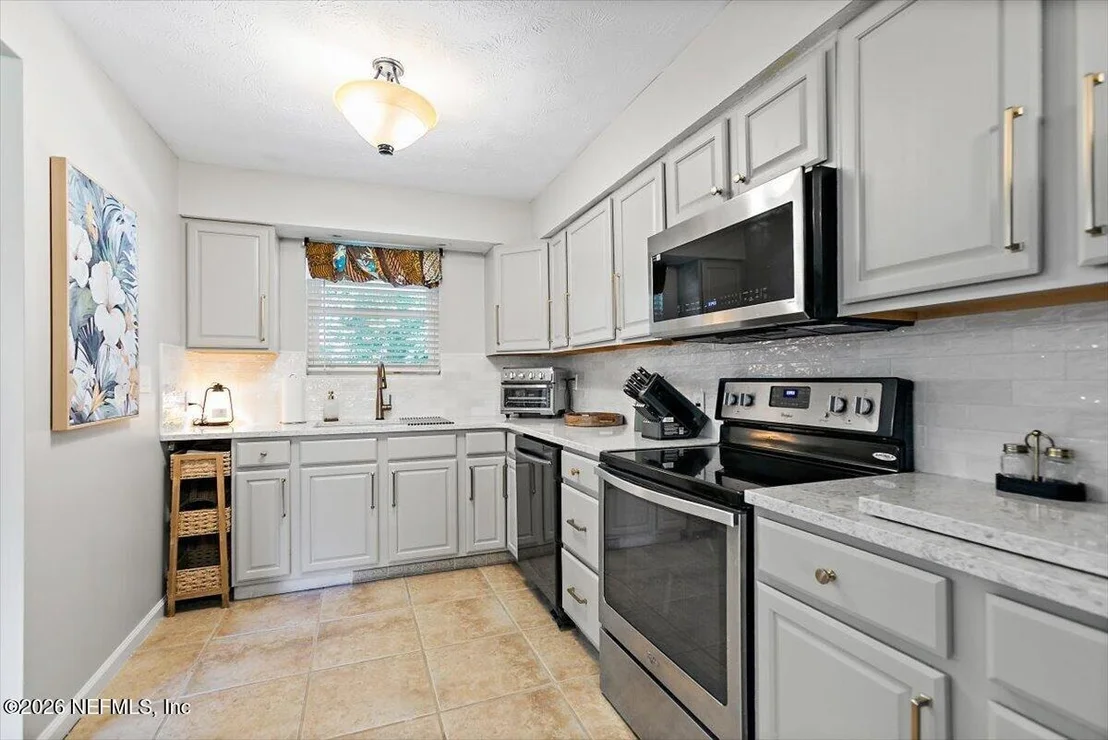 Photo of 5698 WEBER Lane