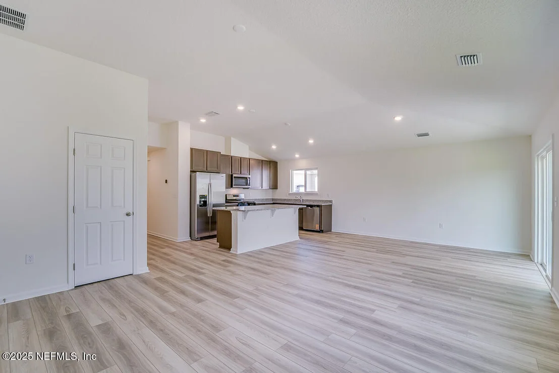 Photo of 11118 SPRING MEADOWS Road