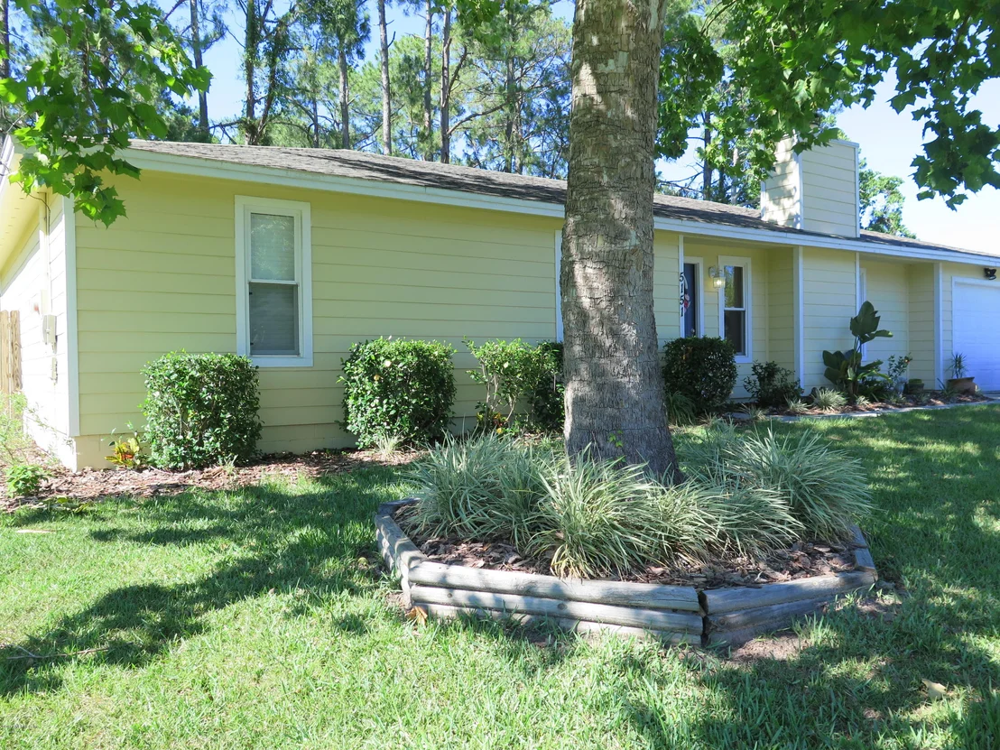 Photo of 5151 THOROUGHBRED Boulevard