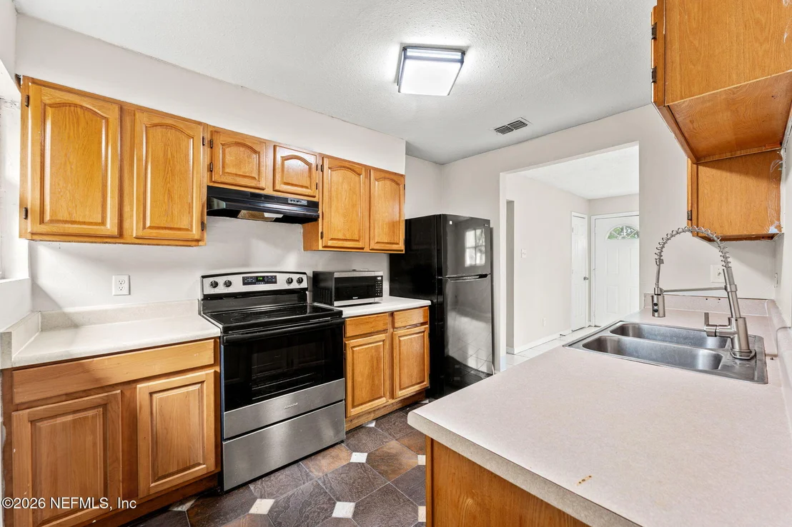 Photo of 6781 TINKERBELL Lane
