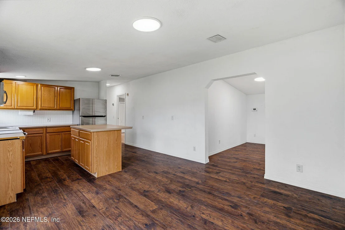 Photo of 2775 LIGHTNING Way